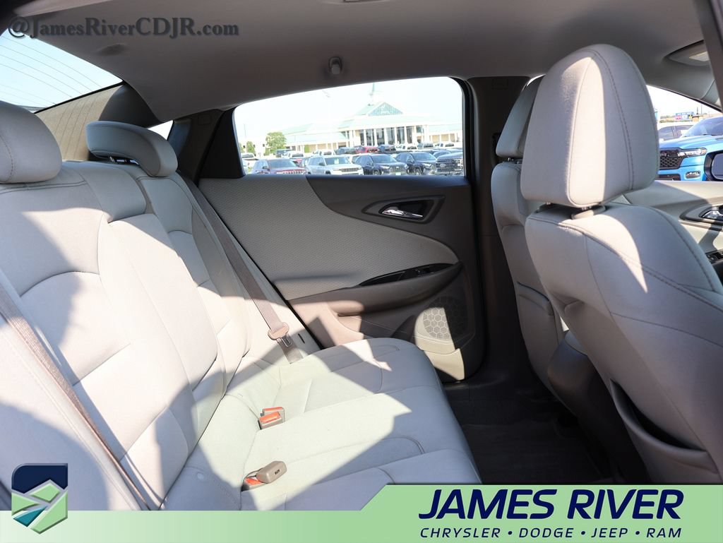 Used 2017 Chevrolet Malibu LS FWD image 12