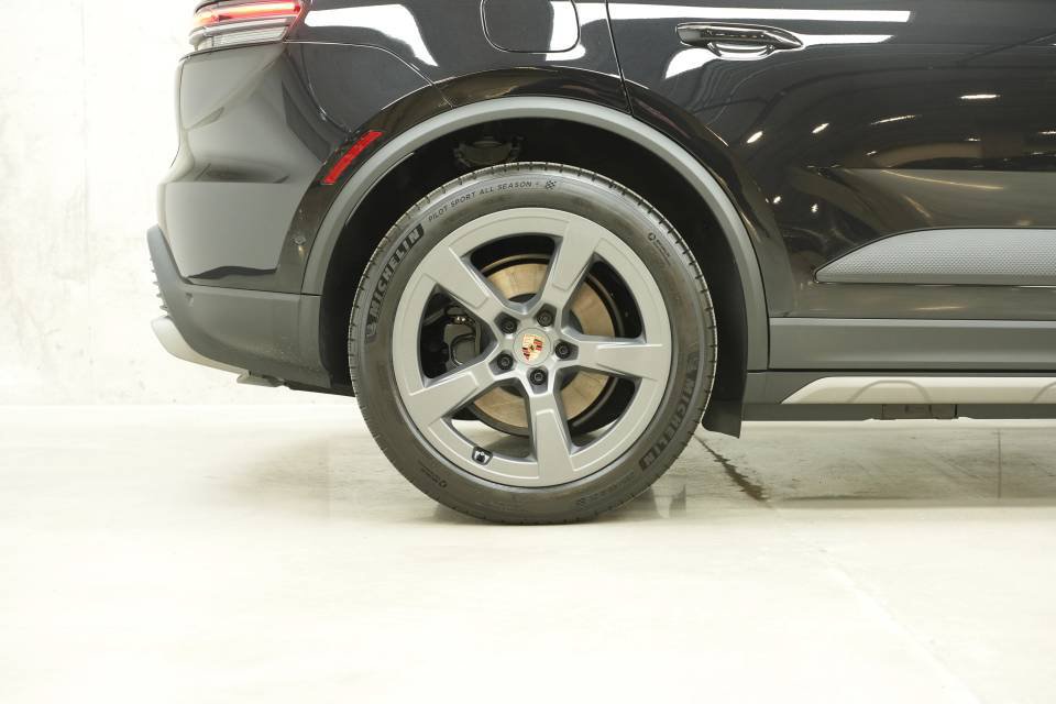 New 2026 Porsche Macan 4 Electric AWD/4WD image 39