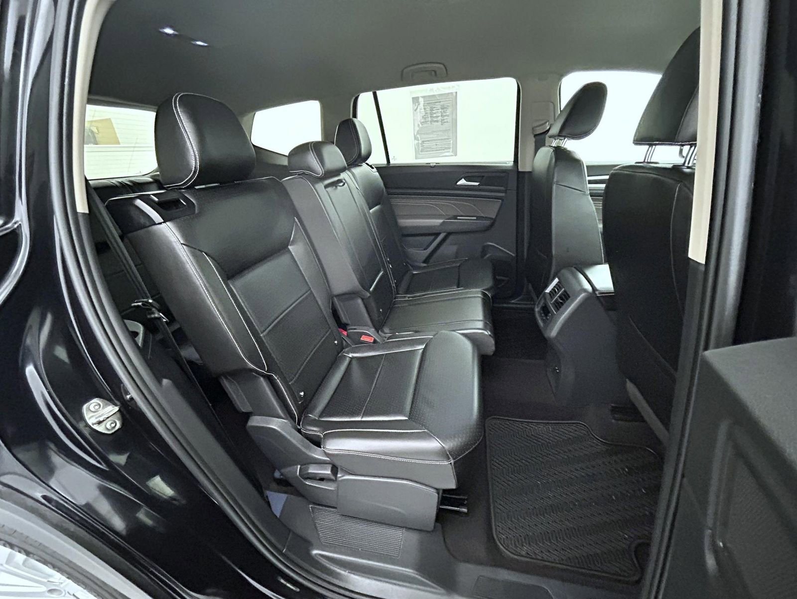 Used 2021 Volkswagen Atlas SE image 18