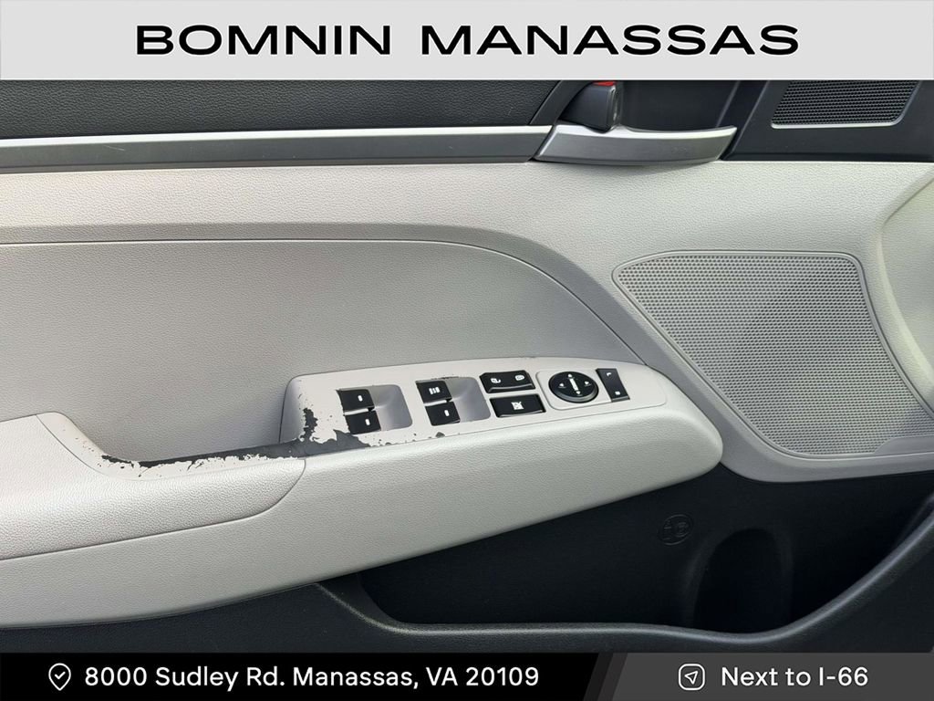 Used 2017 Hyundai Elantra SE image 13