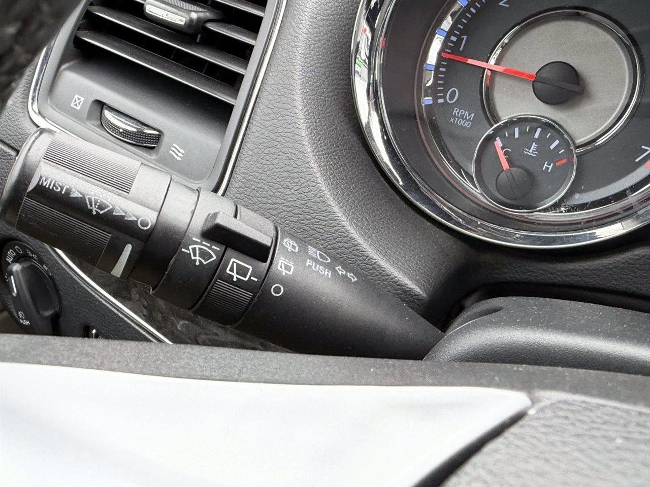 Used 2013 Chrysler Town & Country Touring-L w/ Driver Convenience Group FWD image 25