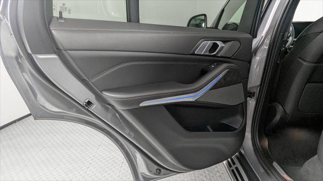 Used 2025 BMW X5 sDrive40i w/ Climate Comfort Package RWD image 17