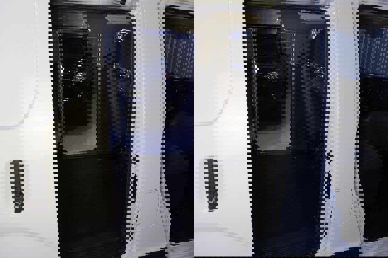 Used 2017 Nissan NV200 S w/ Back Door Glass Package FWD image 15