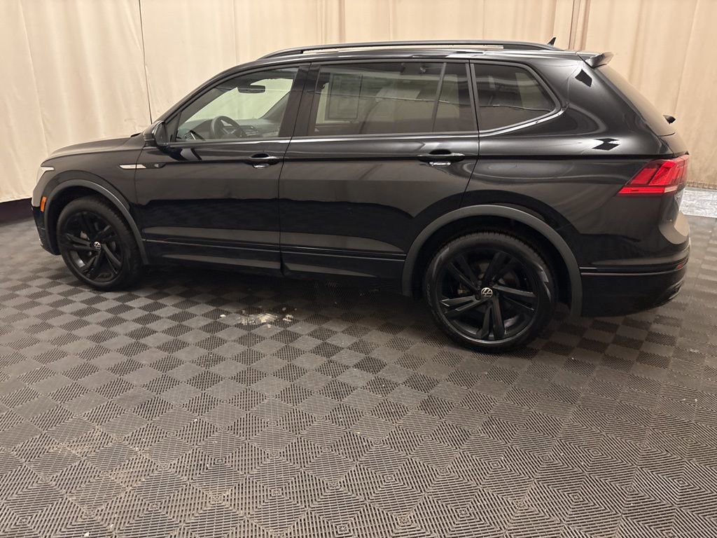 Used 2024 Volkswagen Tiguan SE R-Line image 8