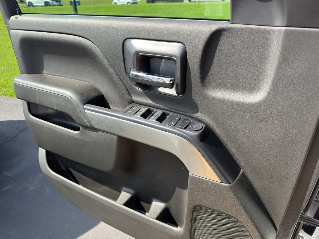 Used 2018 Chevrolet Silverado 1500 LT w/ All Star Edition AWD/4WD image 19