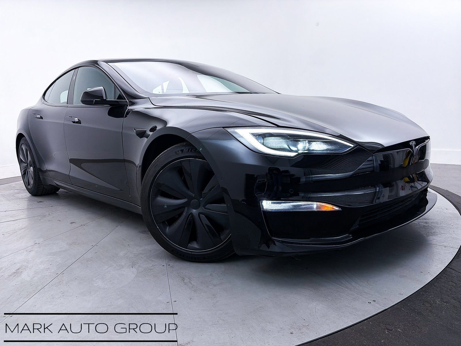 Used 2022 Tesla Model S image 1