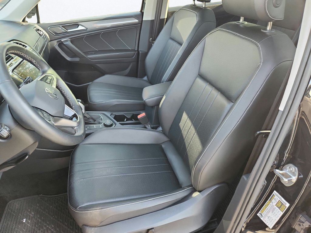 Certified 2024 Volkswagen Tiguan SE AWD/4WD image 11