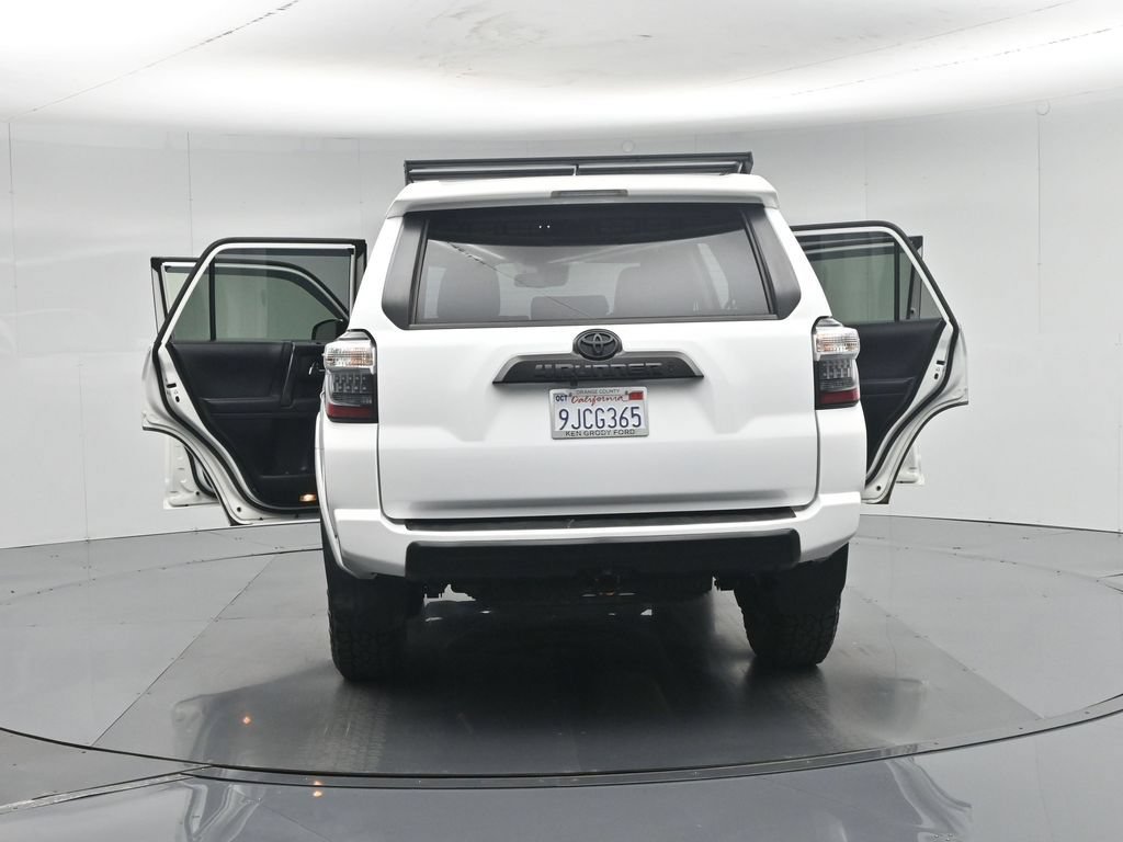 Used 2022 Toyota 4Runner TRD Off-Road AWD/4WD image 36