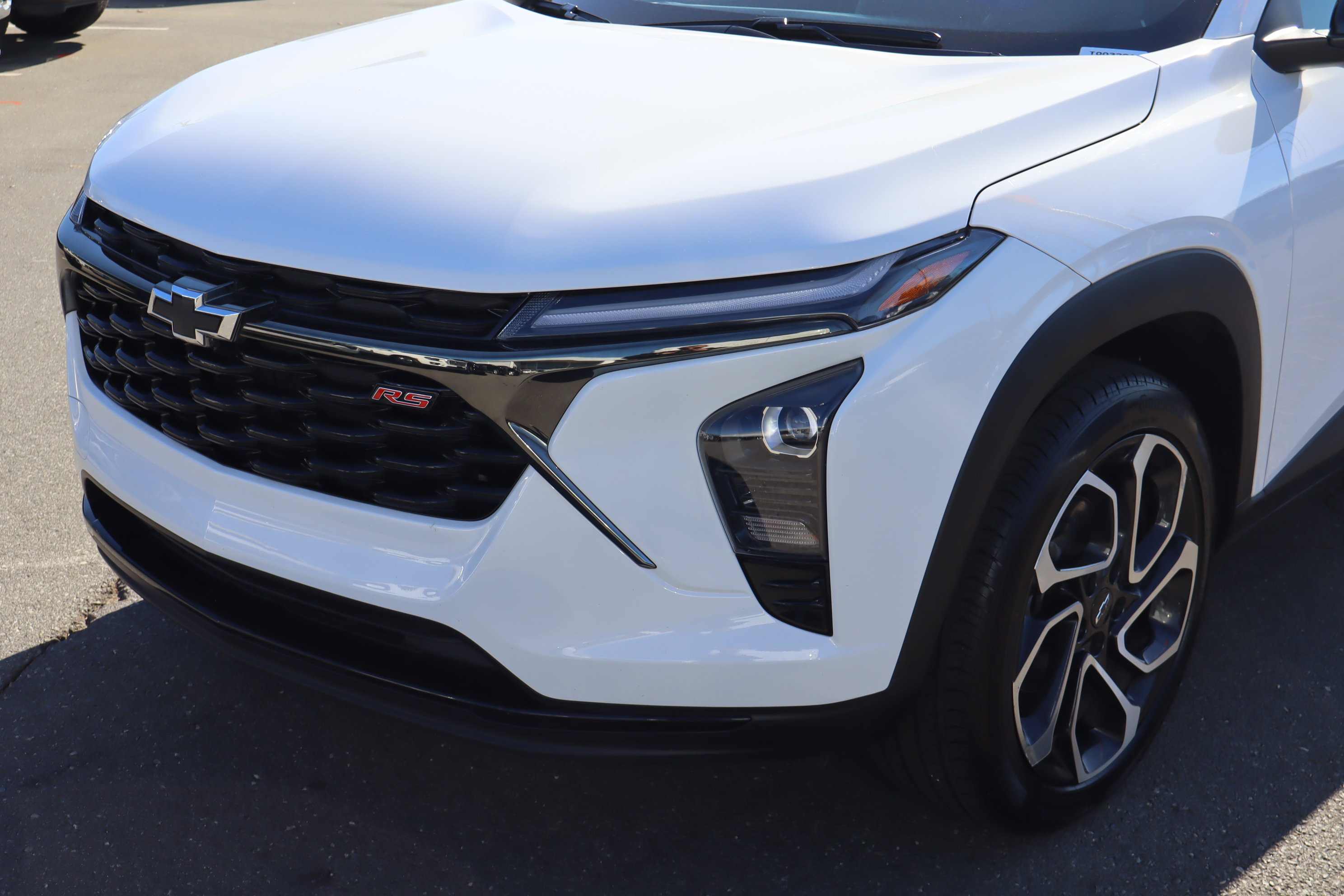 Certified 2024 Chevrolet Trax RS w/ Driver Confidence Package image 6