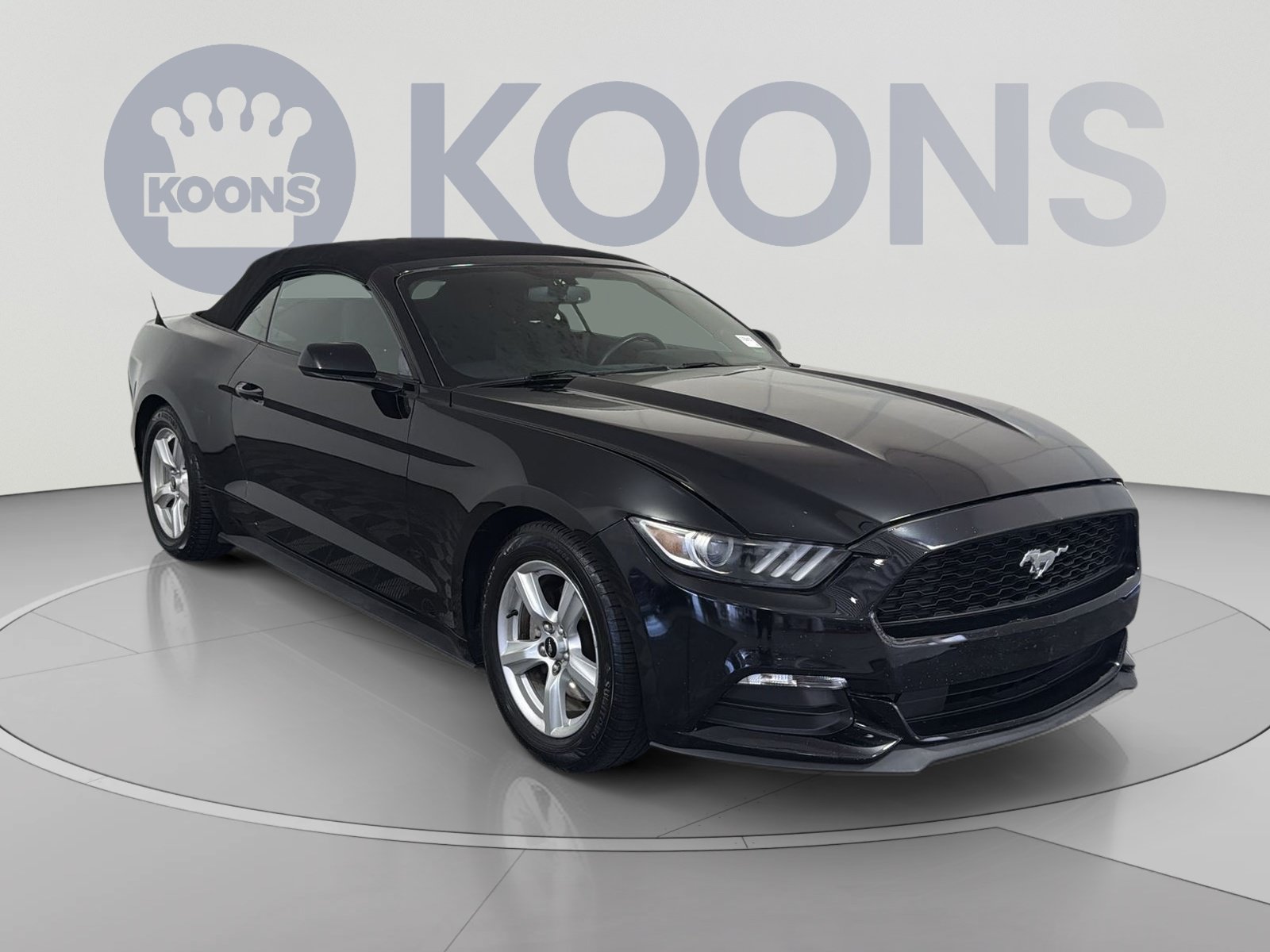 Used 2016 Ford Mustang Convertible RWD image 10