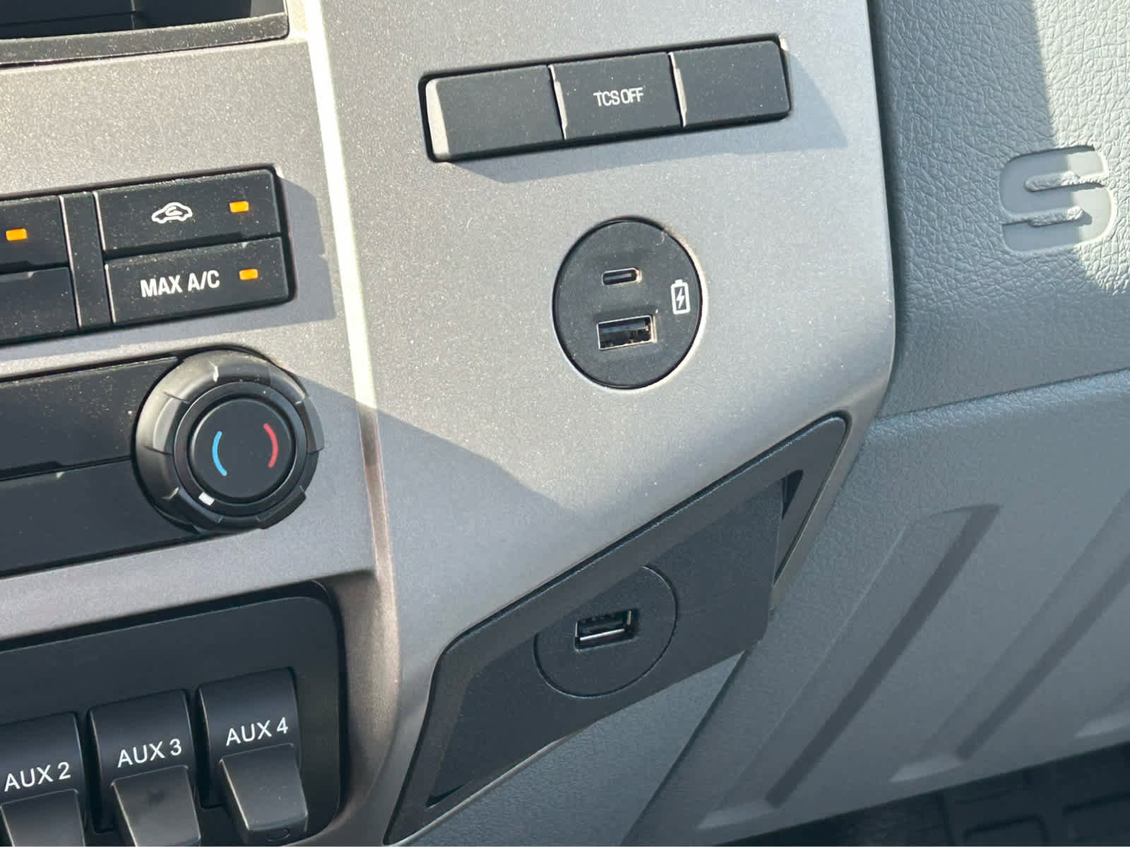 New 2027 Ford F650 2WD Regular Cab Super Duty image 25