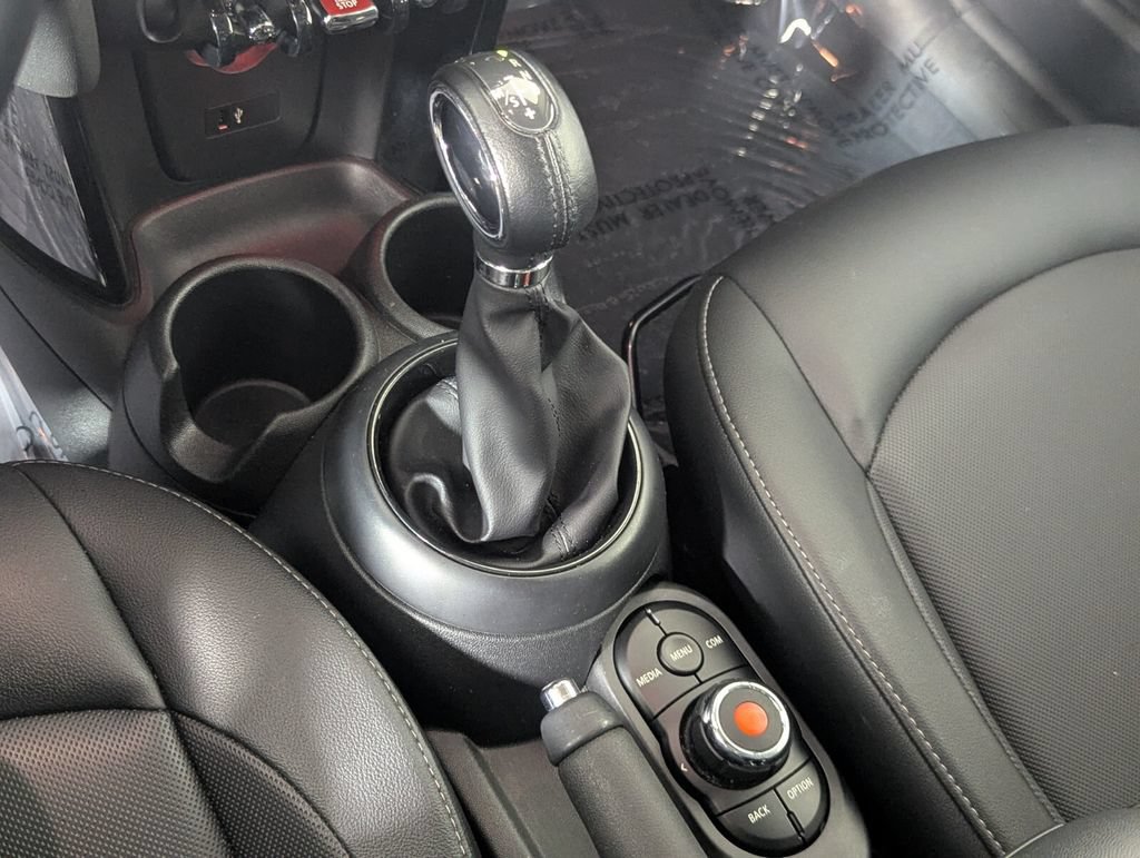 Used 2019 MINI Cooper 4-Door Hardtop FWD image 19
