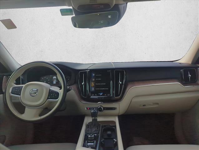 Used 2021 Volvo XC60 T5 Momentum w/ Premium Package FWD image 23