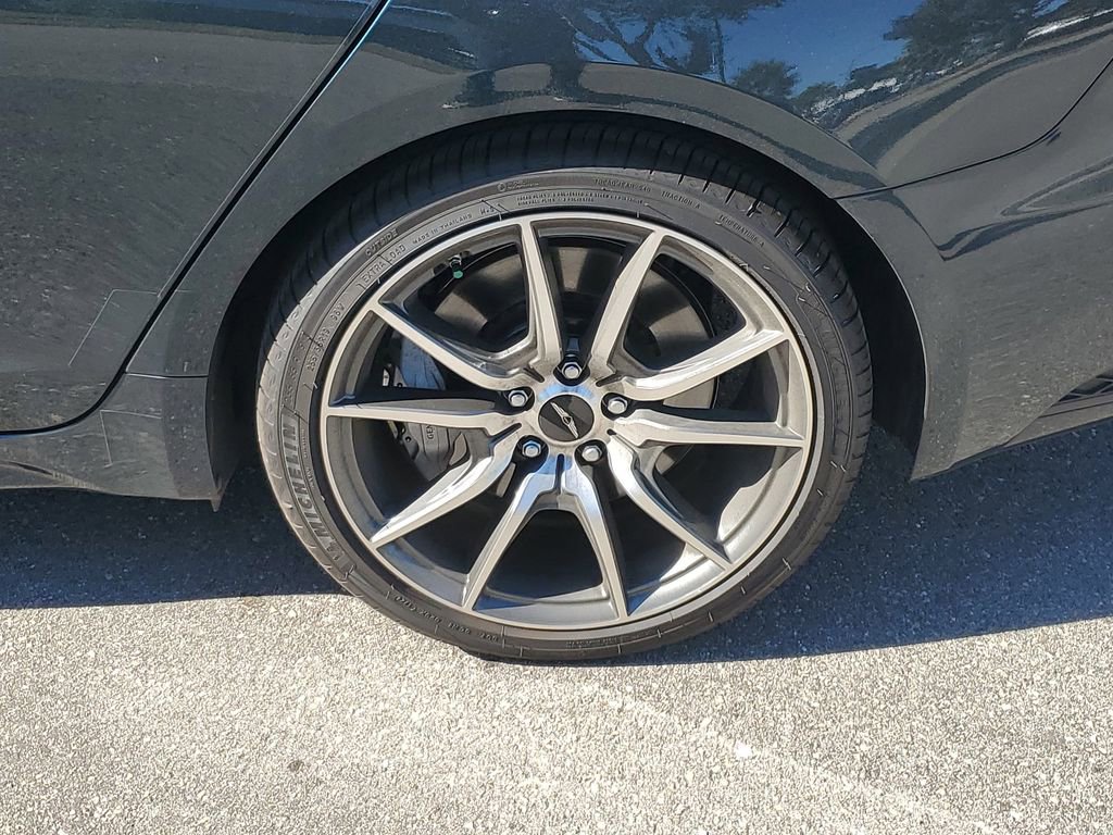 Certified 2025 Genesis G70 2.5T image 13