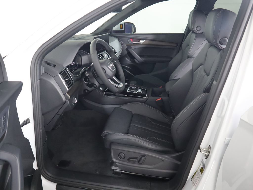 Used 2025 Audi Q5 e Premium Plus w/ Premium Plus Package image 21