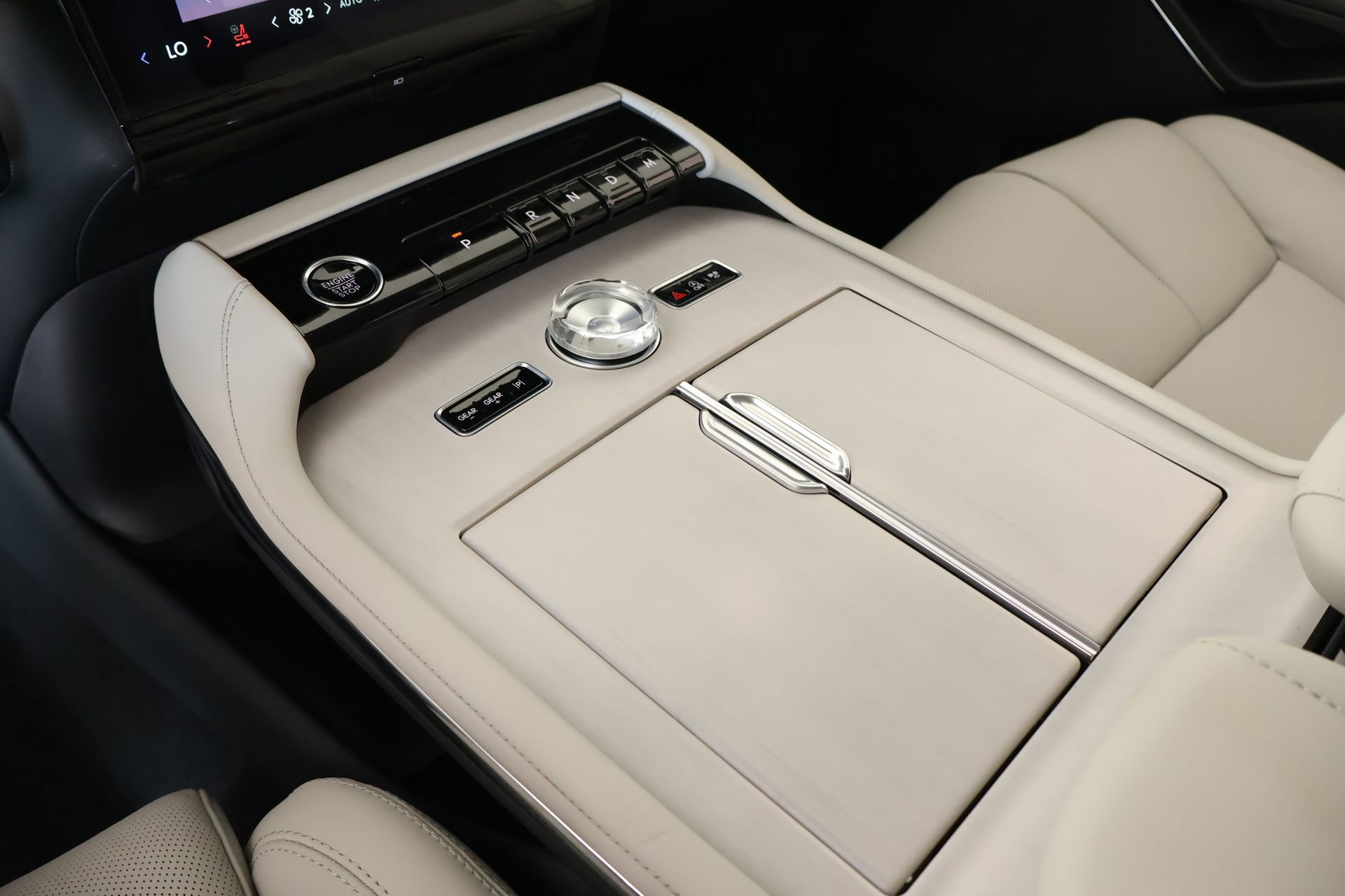 New 2026 Lincoln Navigator Premiere image 9