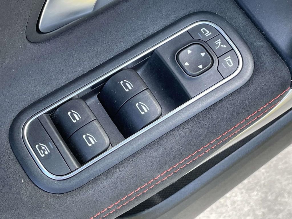 Used 2020 Mercedes-Benz CLA 250 4MATIC w/ AMG Line image 17