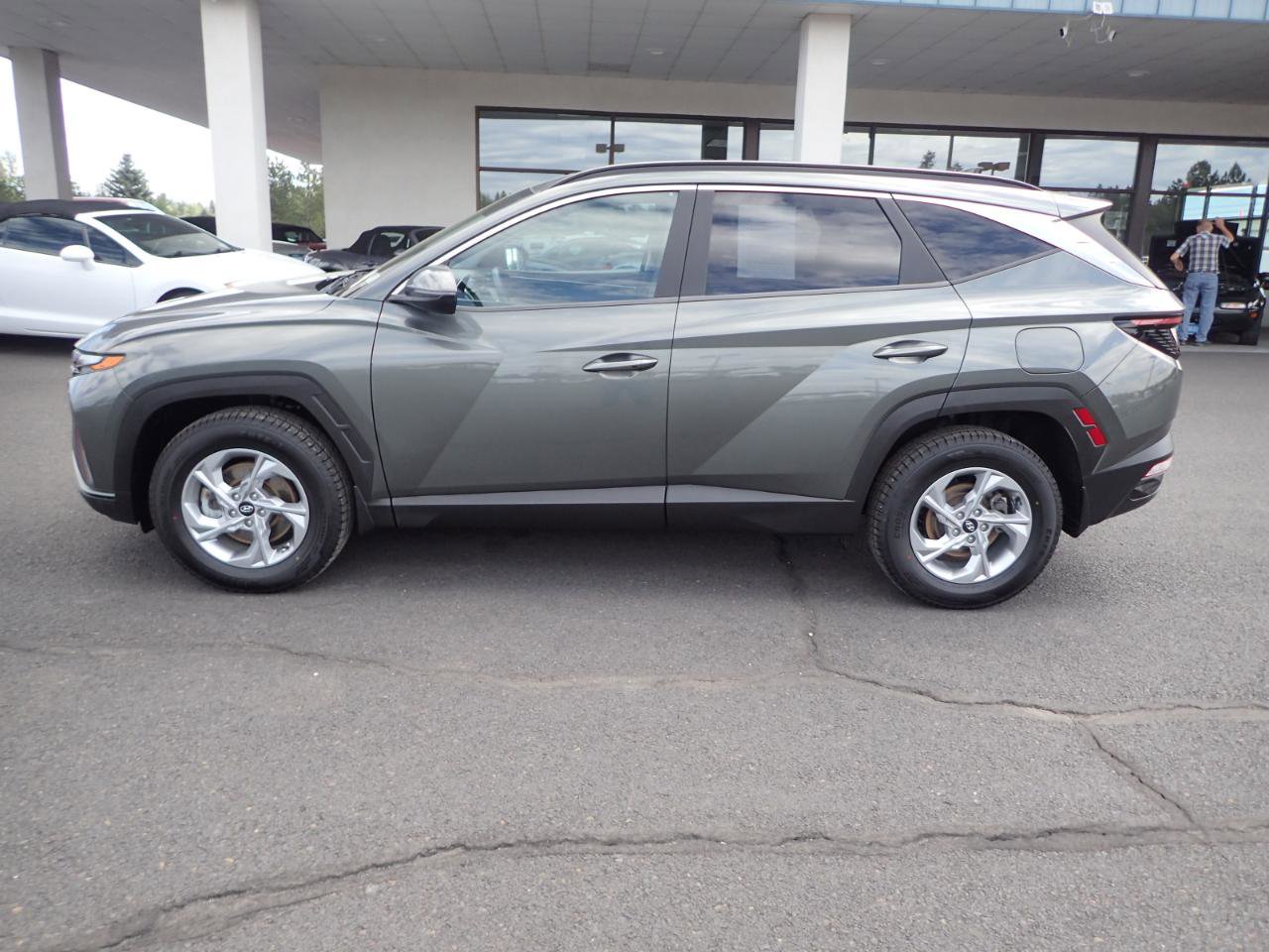 Used 2022 Hyundai Tucson SEL w/ Winter Package AWD/4WD image 2