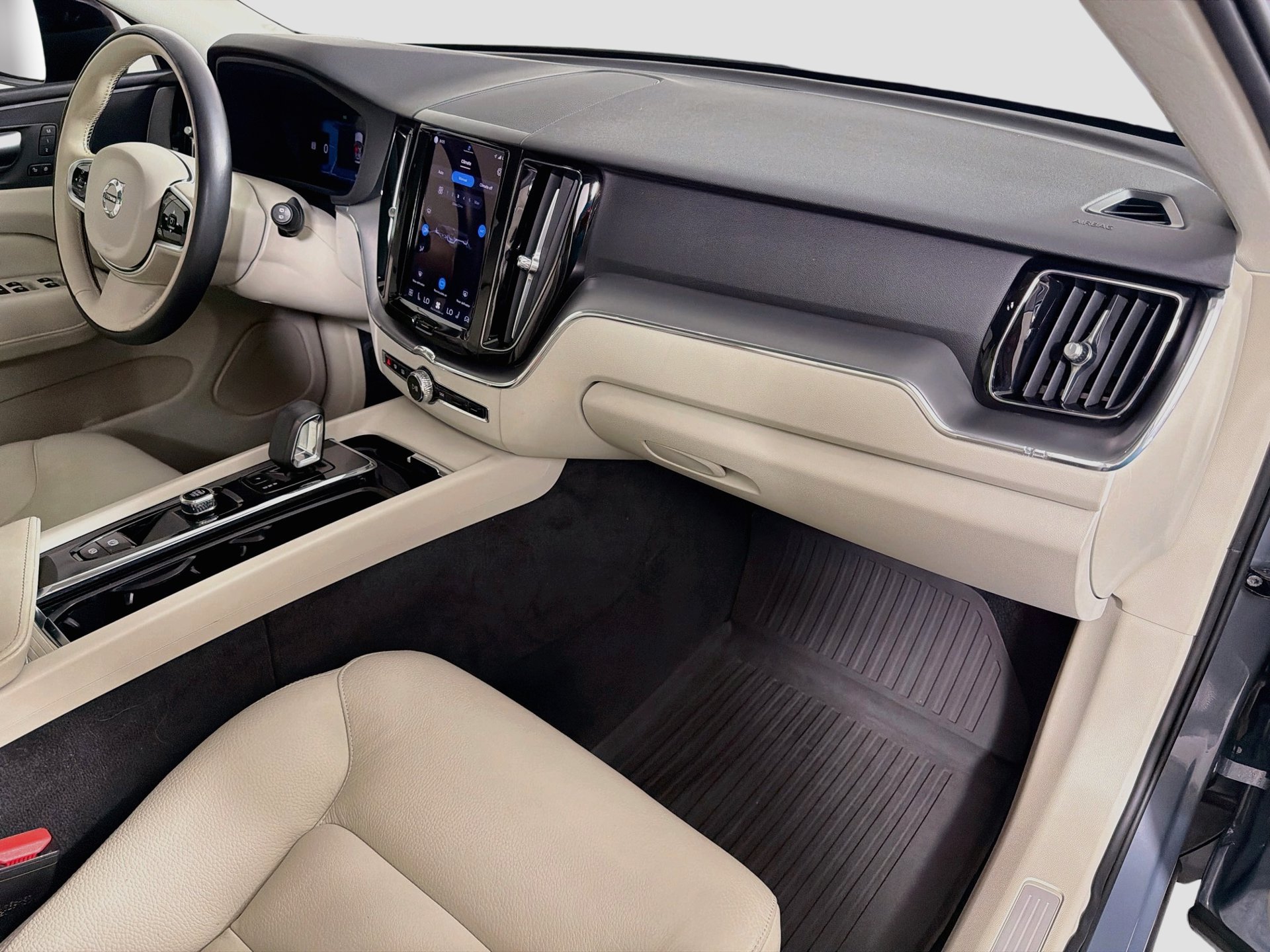 Certified 2024 Volvo XC60 B5 Core w/ Protection Package Premier AWD/4WD image 30
