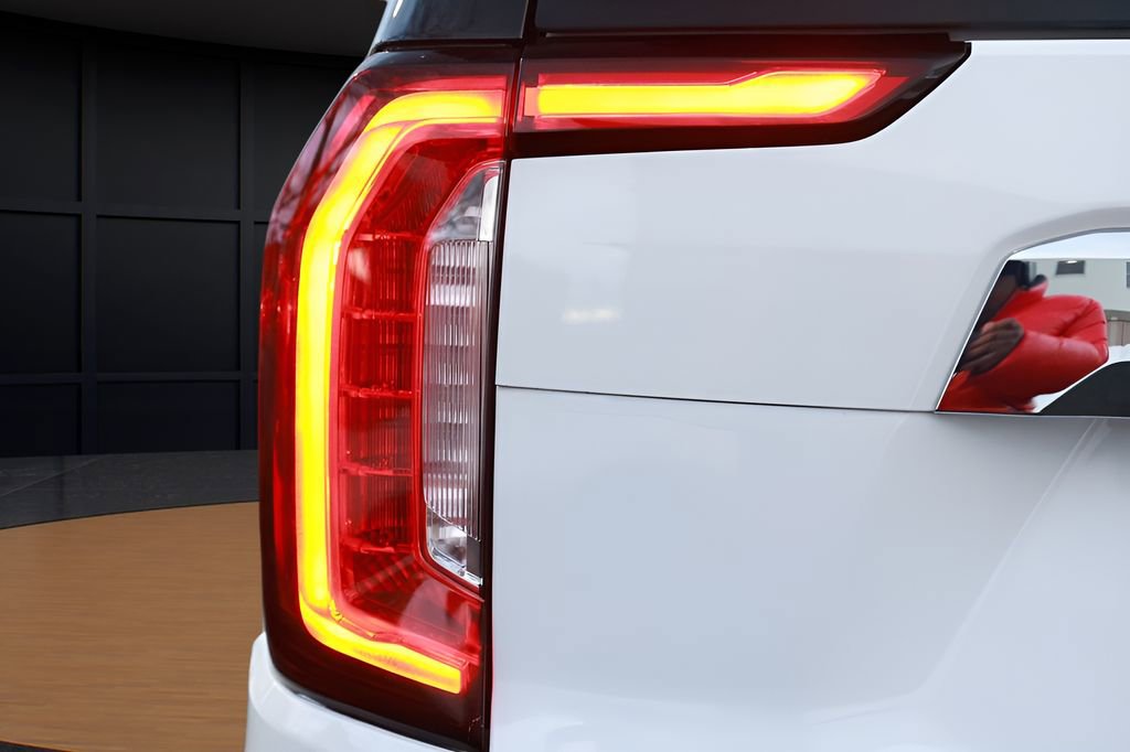 Used 2024 GMC Yukon SLT image 33