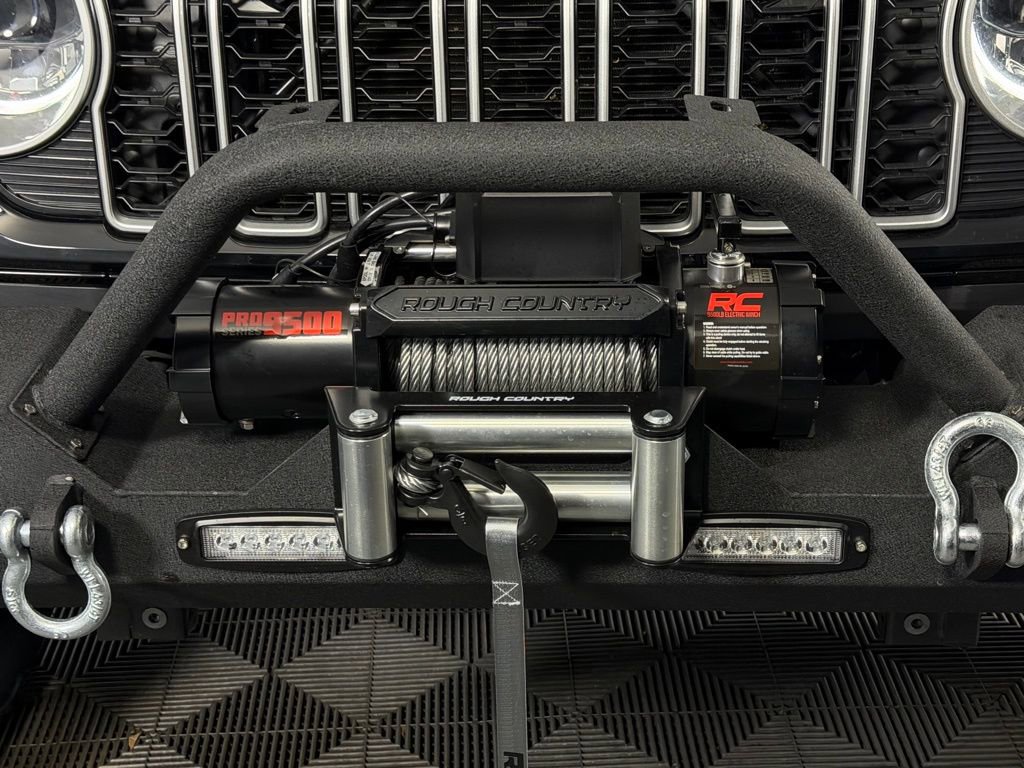 Certified 2025 Jeep Wrangler Unlimited Sahara image 13