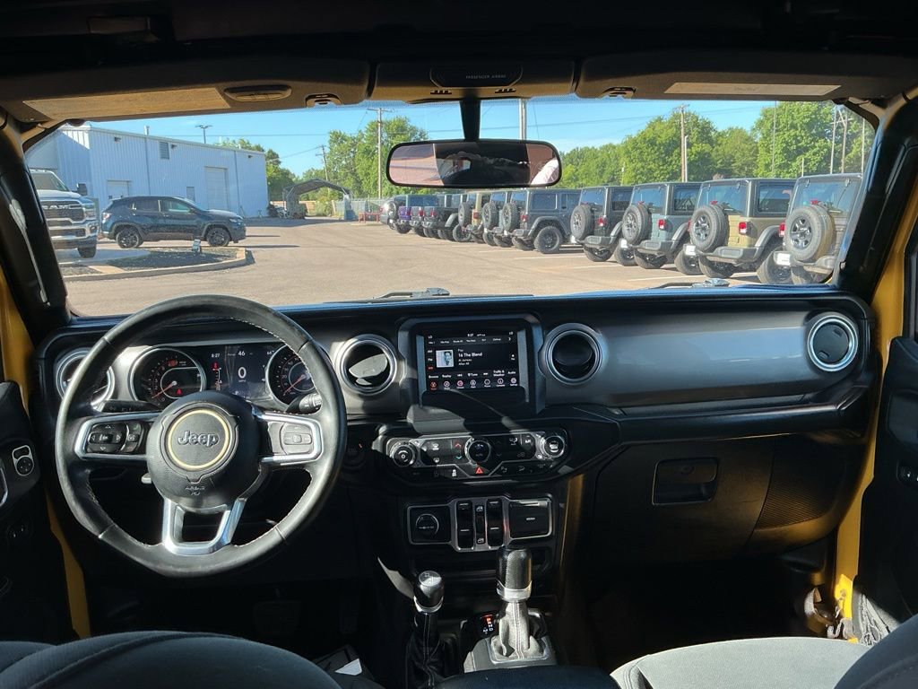 Used 2018 Jeep Wrangler Unlimited Sahara AWD/4WD image 37