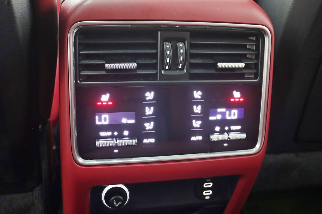 Used 2023 Porsche Cayenne S AWD/4WD image 23