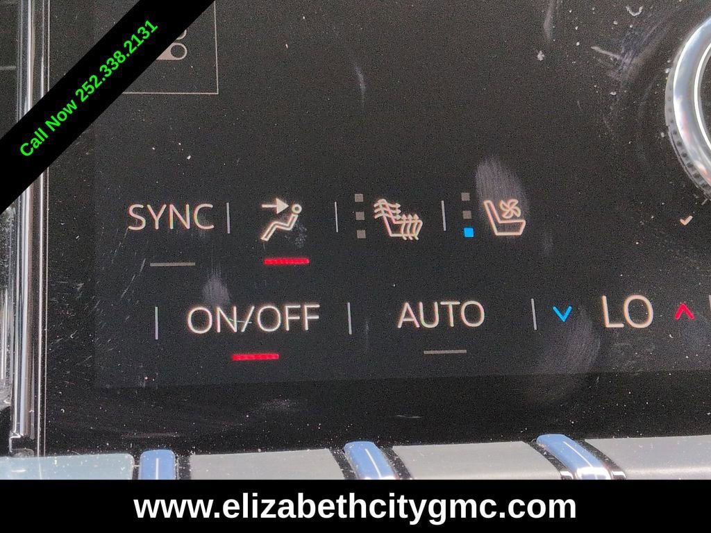 Used 2025 GMC Yukon XL Denali AWD/4WD image 32