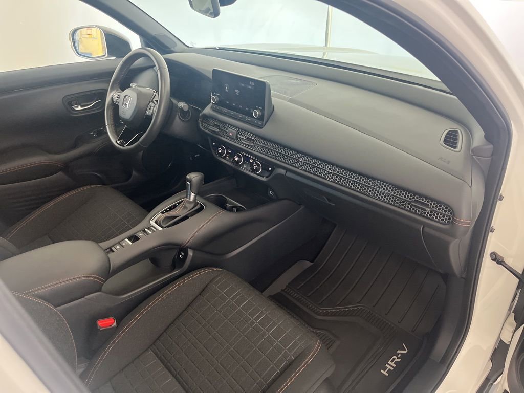 Used 2024 Honda HR-V Sport image 22