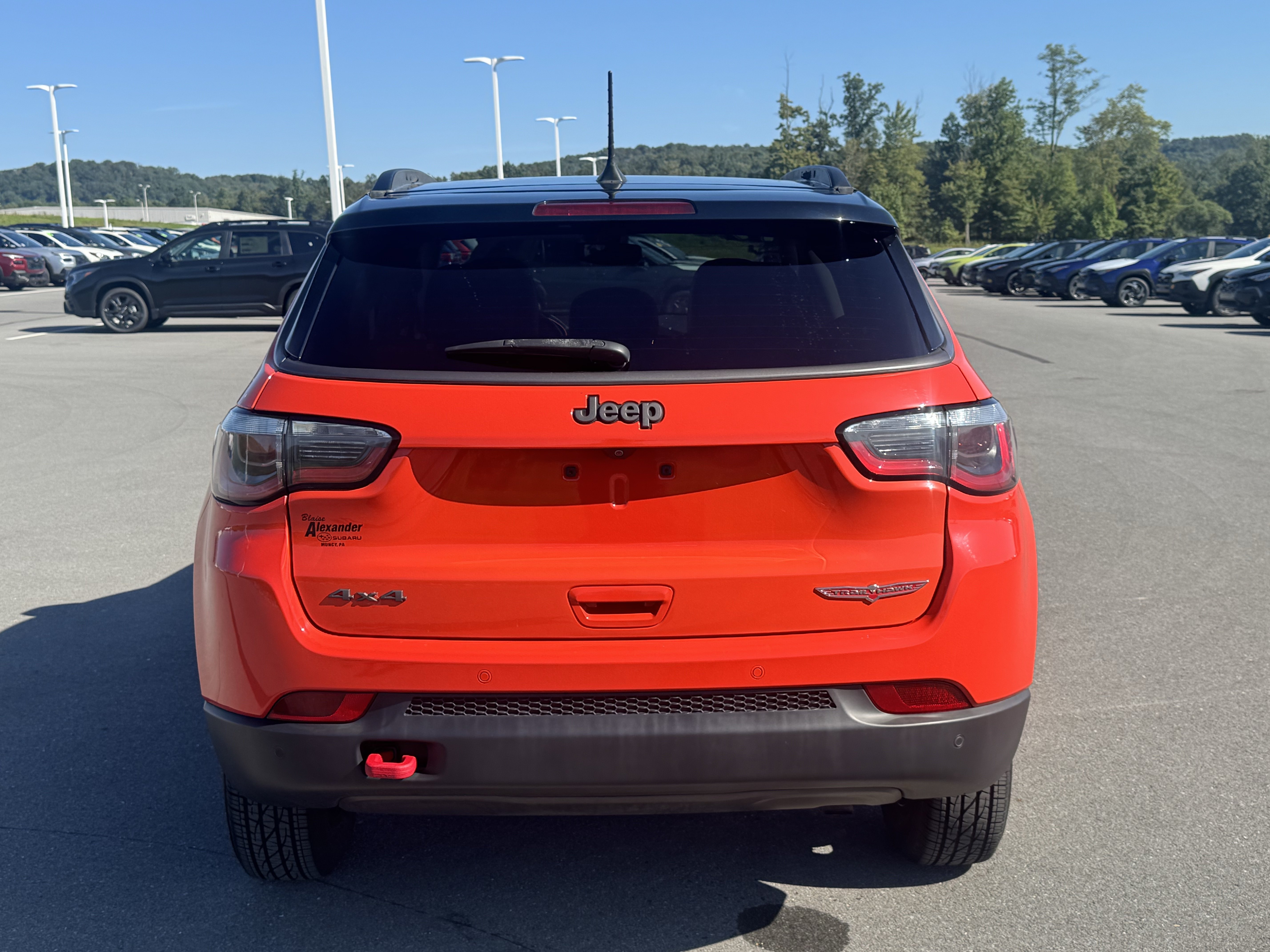 Used 2019 Jeep Compass Trailhawk w/ Leather Interior Group AWD/4WD video 4