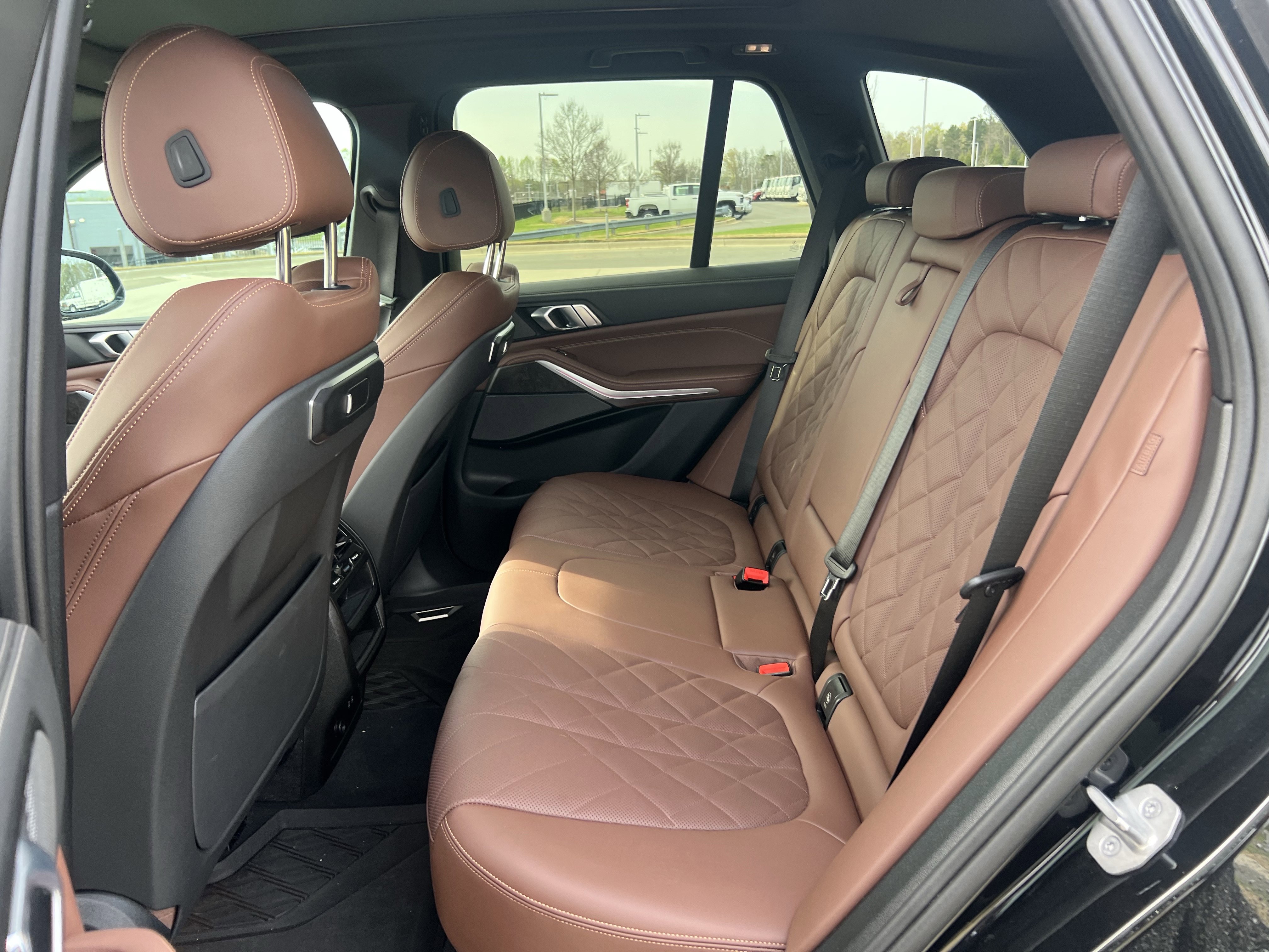 Used 2024 BMW X5 xDrive40i w/ M Sport Package image 31