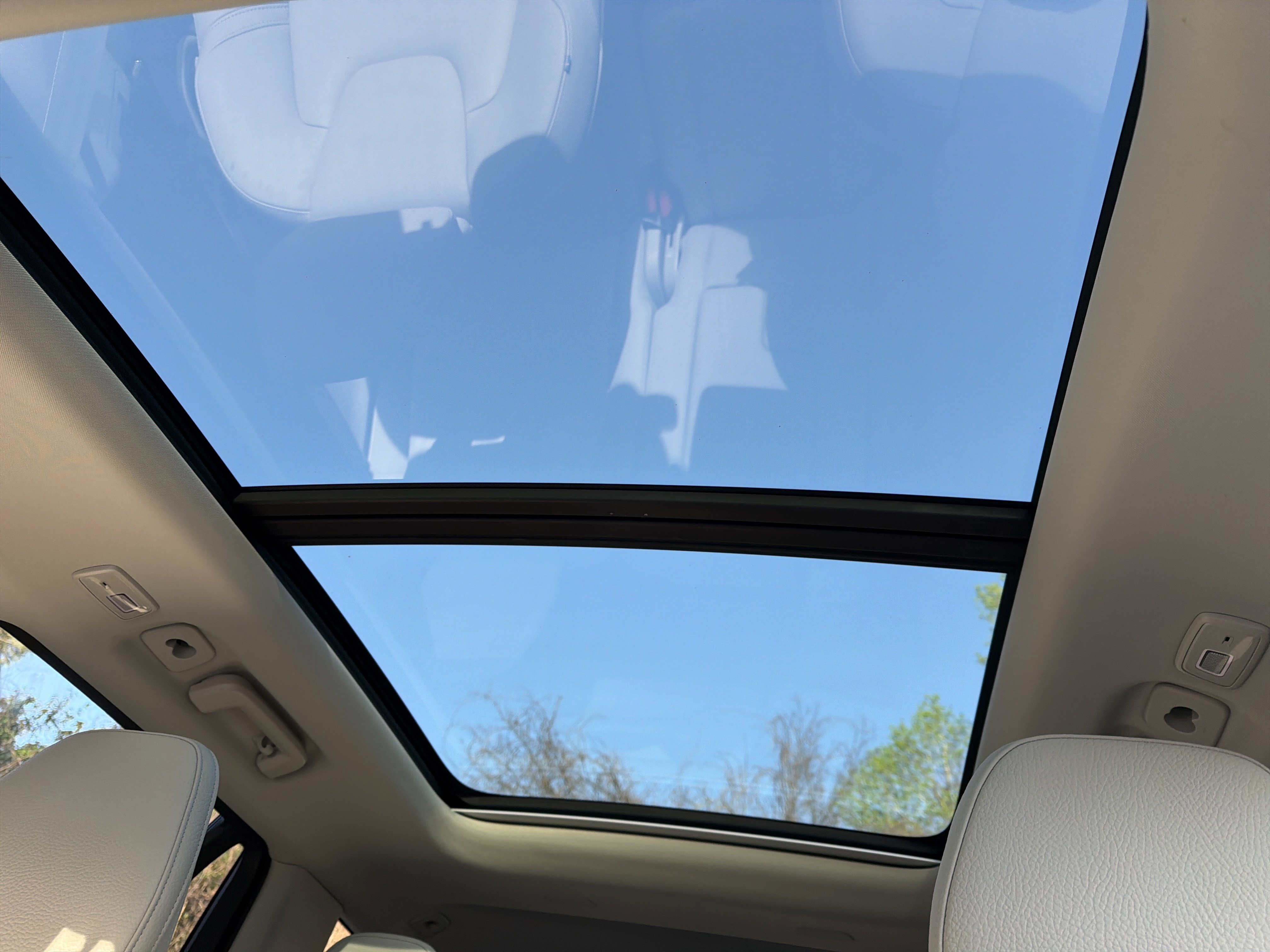 Certified 2023 Volvo XC90 B6 Core w/ Climate Package image 28