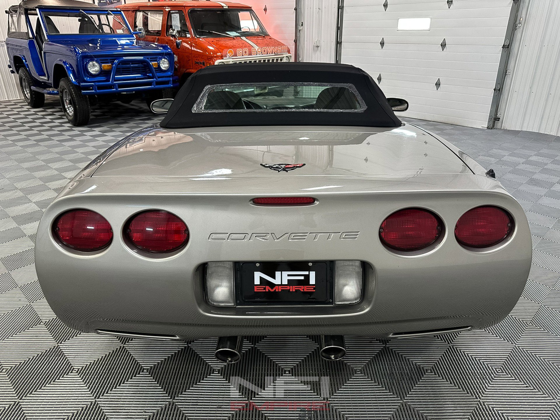 Used 2000 Chevrolet Corvette Convertible w/ Memory Pkg image 17