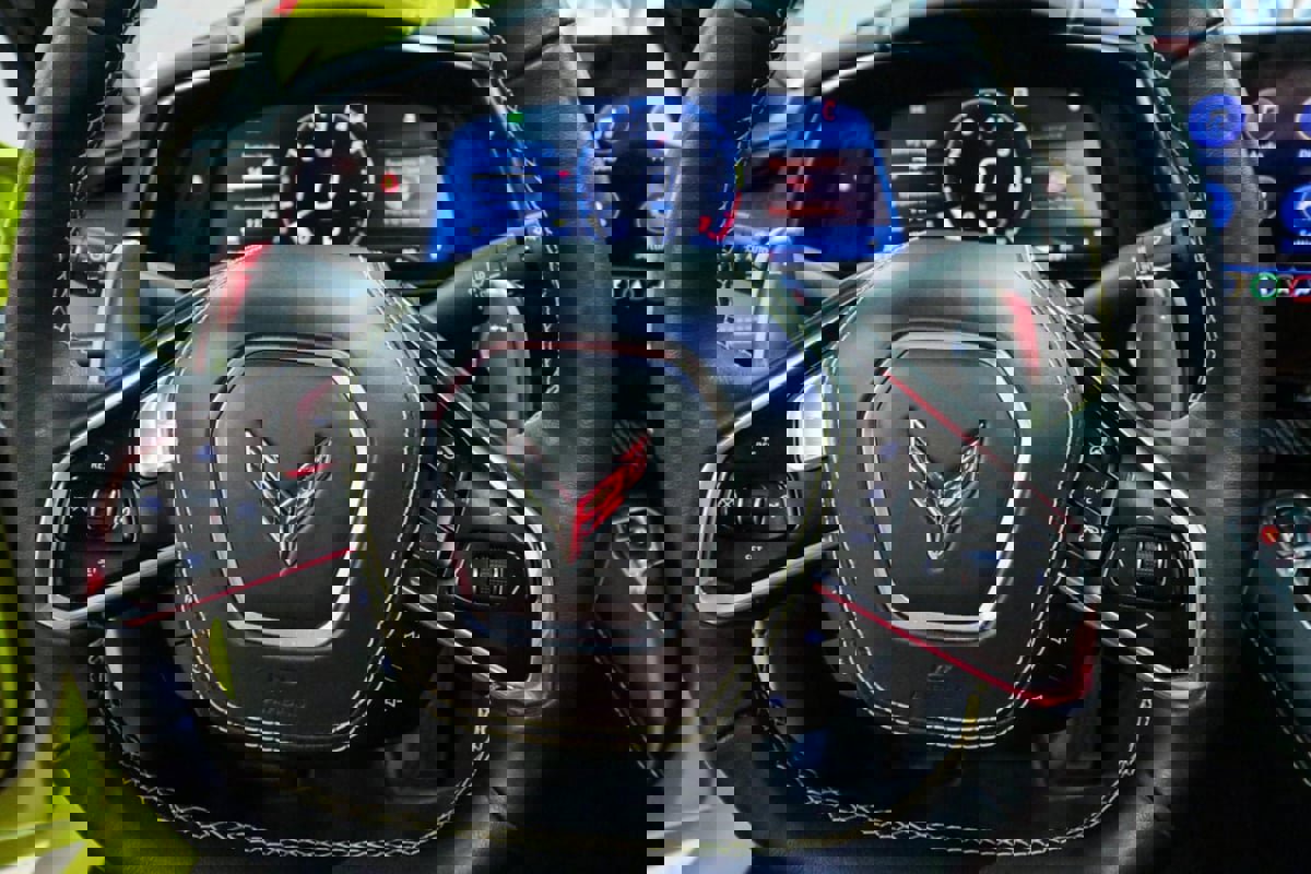 Used 2022 Chevrolet Corvette Stingray Premium Cpe w/ Z51 Performance Package image 16