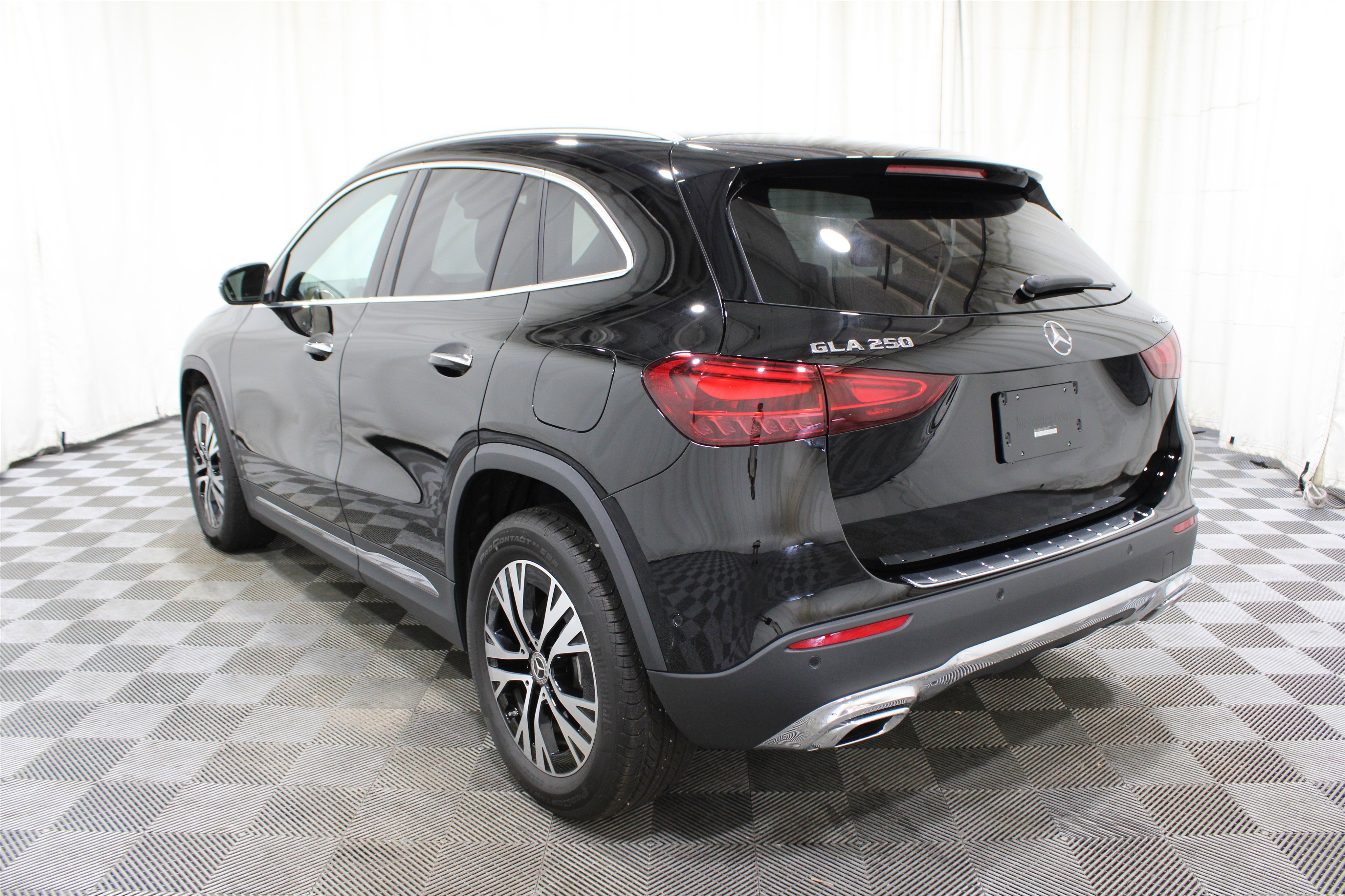 Used 2025 Mercedes-Benz GLA 250 4MATIC image 34