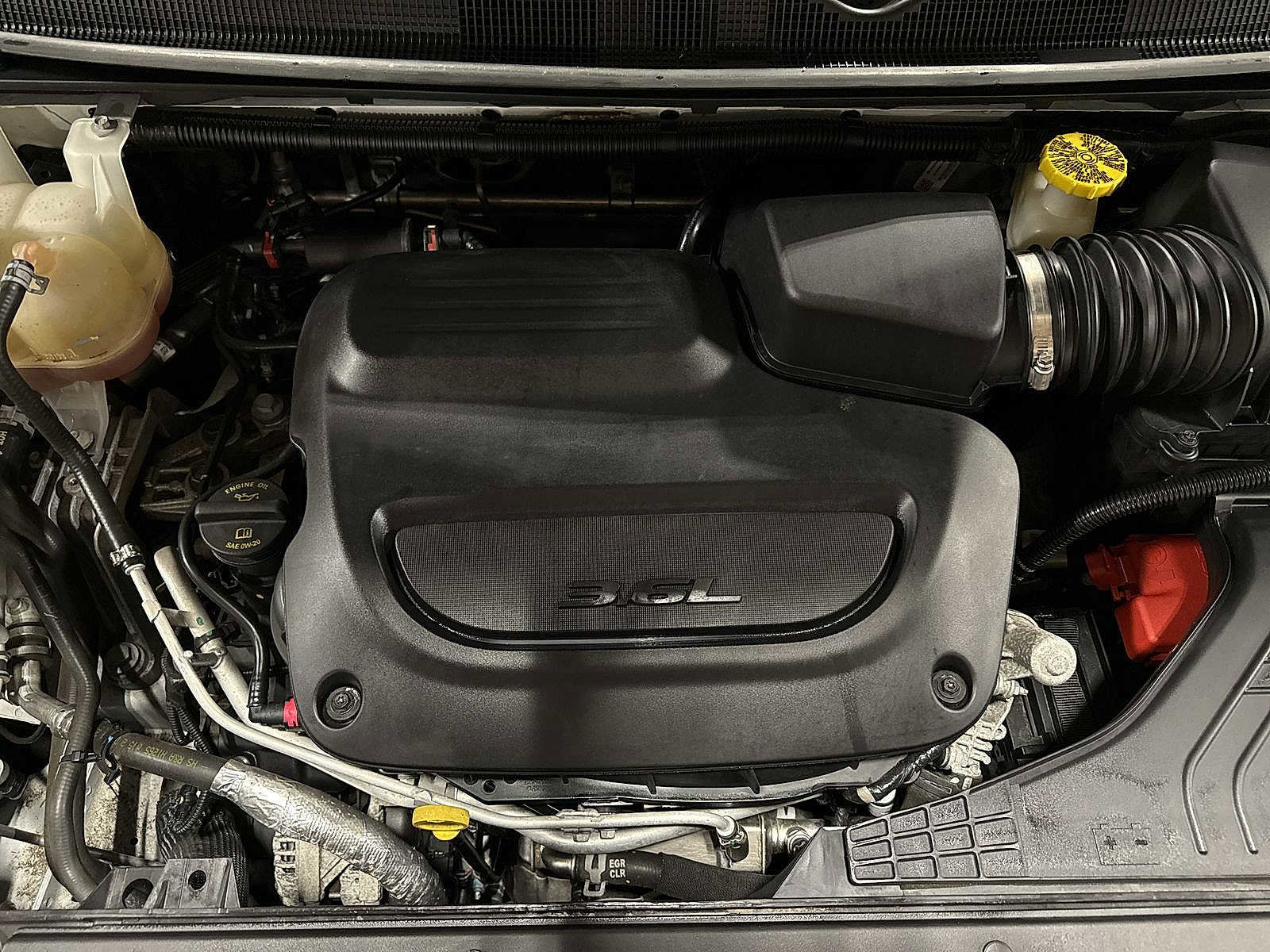 Used 2022 Chrysler Voyager LX image 12