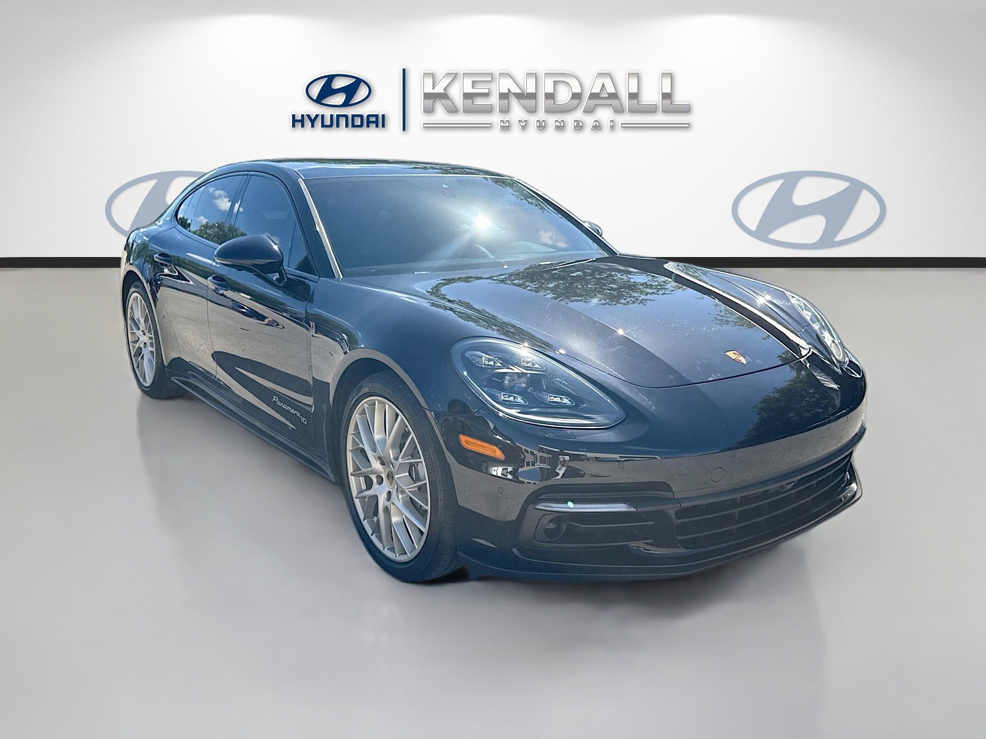 Used 2020 Porsche Panamera 4 image 1