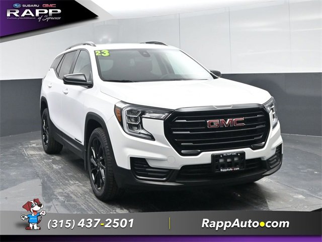 Used 2023 GMC Terrain SLE w/ Driver Convenience Package image 2