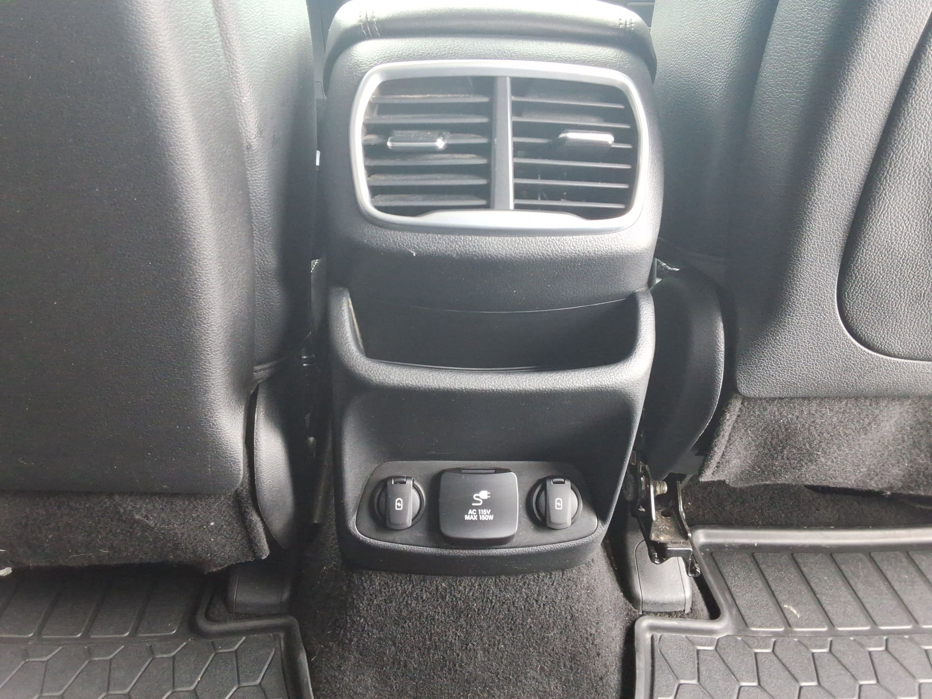 Used 2020 Hyundai Santa Fe Limited image 25