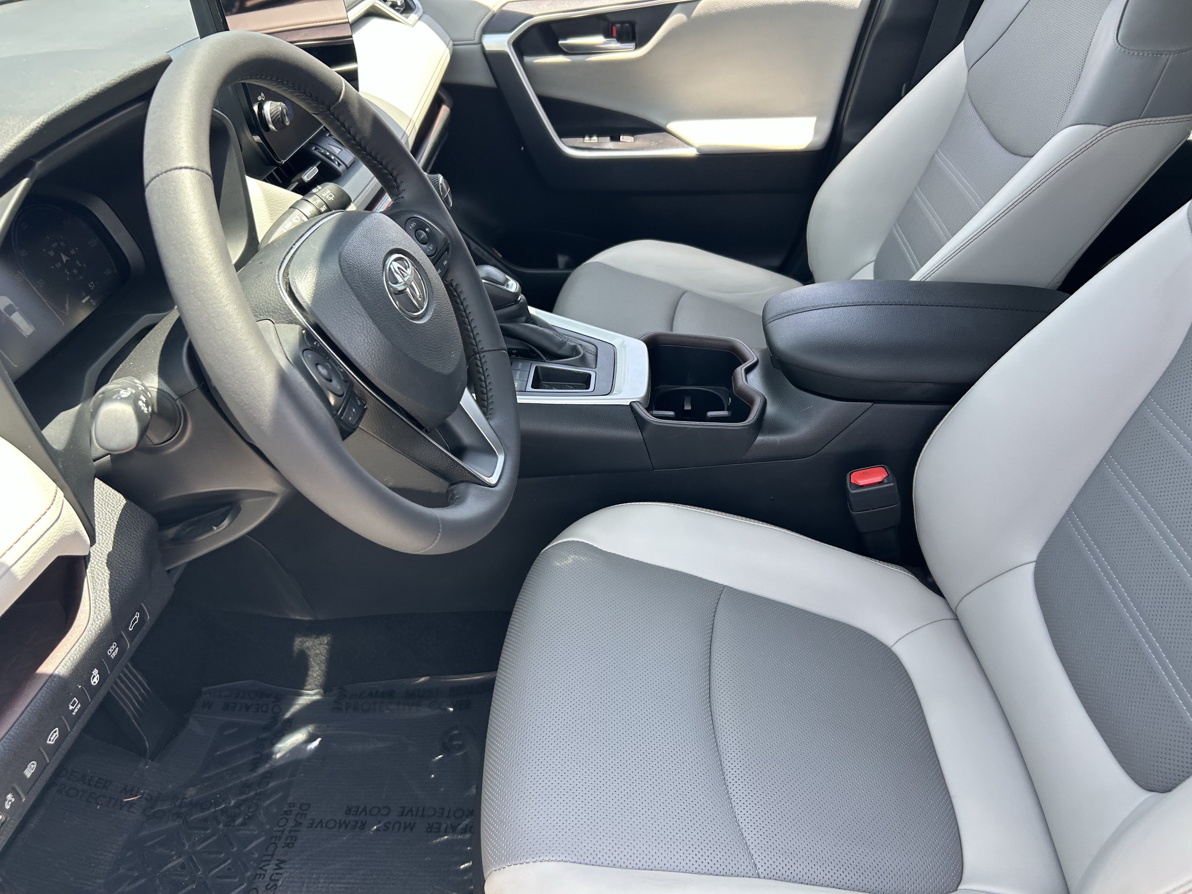 Used 2025 Toyota RAV4 Limited w/ Advanced Technology Package FWD image 30