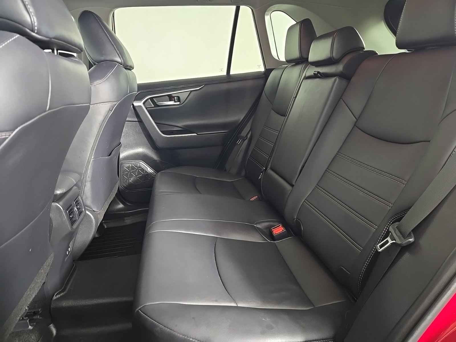 Used 2021 Toyota RAV4 Limited FWD image 12