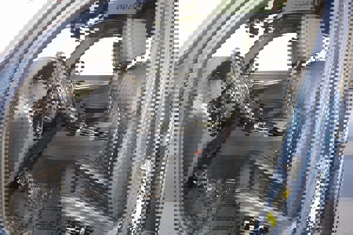 Used 2023 BMW M550i xDrive w/ Executive Package image 12