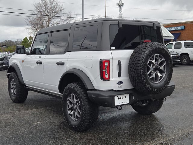 Used 2023 Ford Bronco Badlands image 9