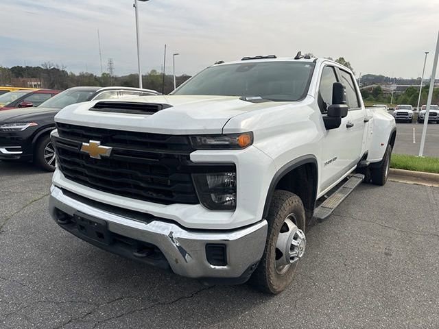 Used 2024 Chevrolet Silverado 3500 W/T image 1