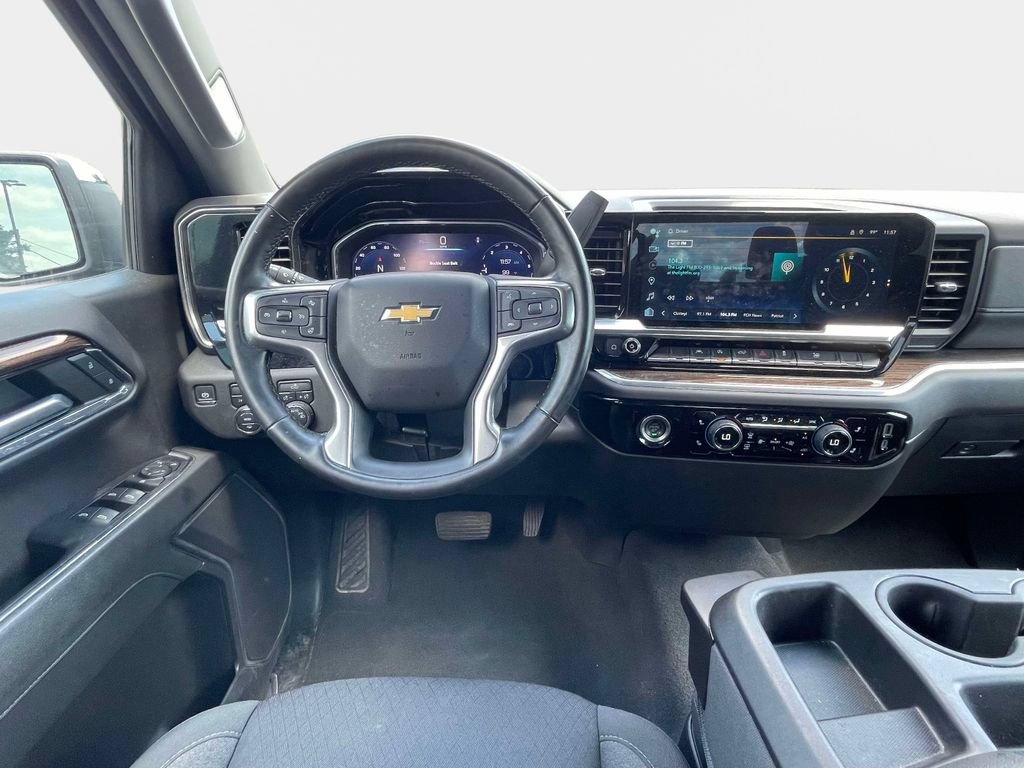 Used 2024 Chevrolet Silverado 1500 LT AWD/4WD image 13