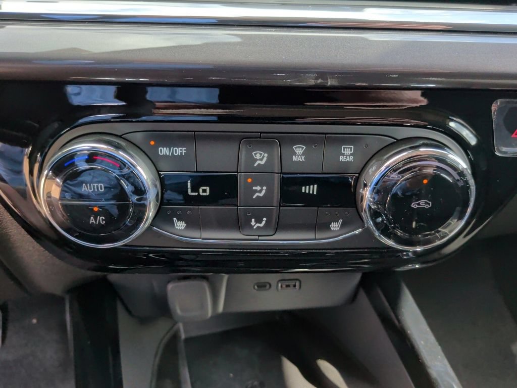 New 2026 Chevrolet Trax ACTIV w/ Sunroof Package FWD image 26