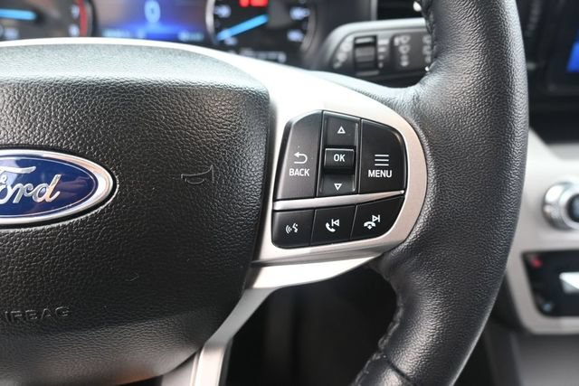 Used 2023 Ford Explorer XLT w/ Equipment Group 202A AWD/4WD image 17