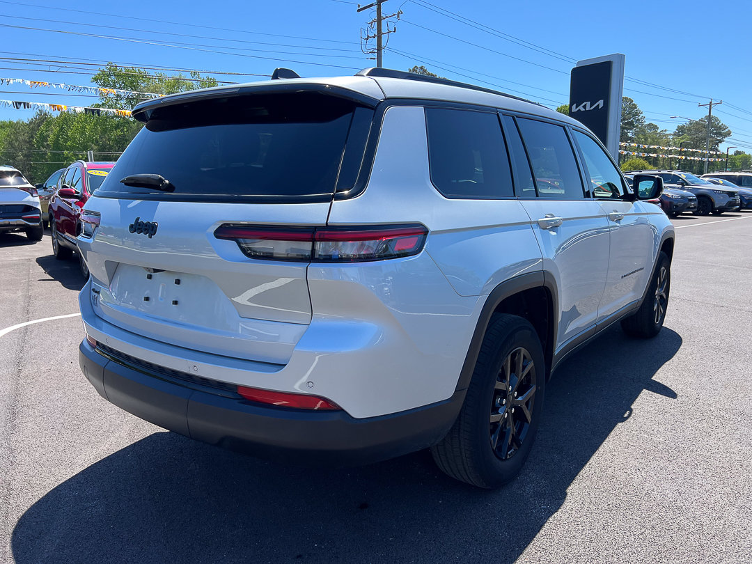 Used 2024 Jeep Grand Cherokee L Altitude AWD/4WD image 10