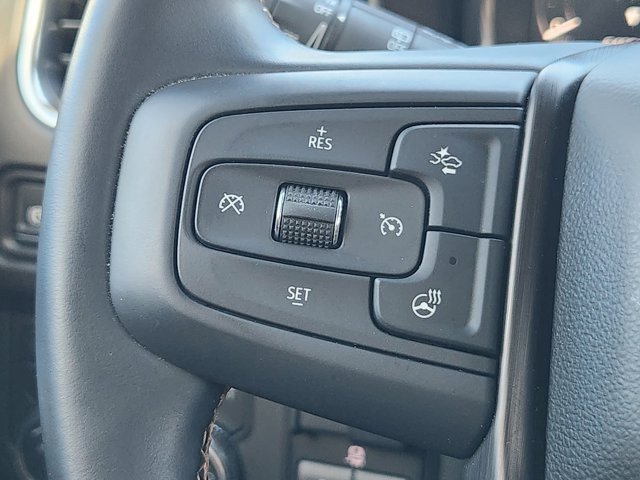 Used 2024 GMC Yukon AT4 w/ Technology Package AWD/4WD image 28