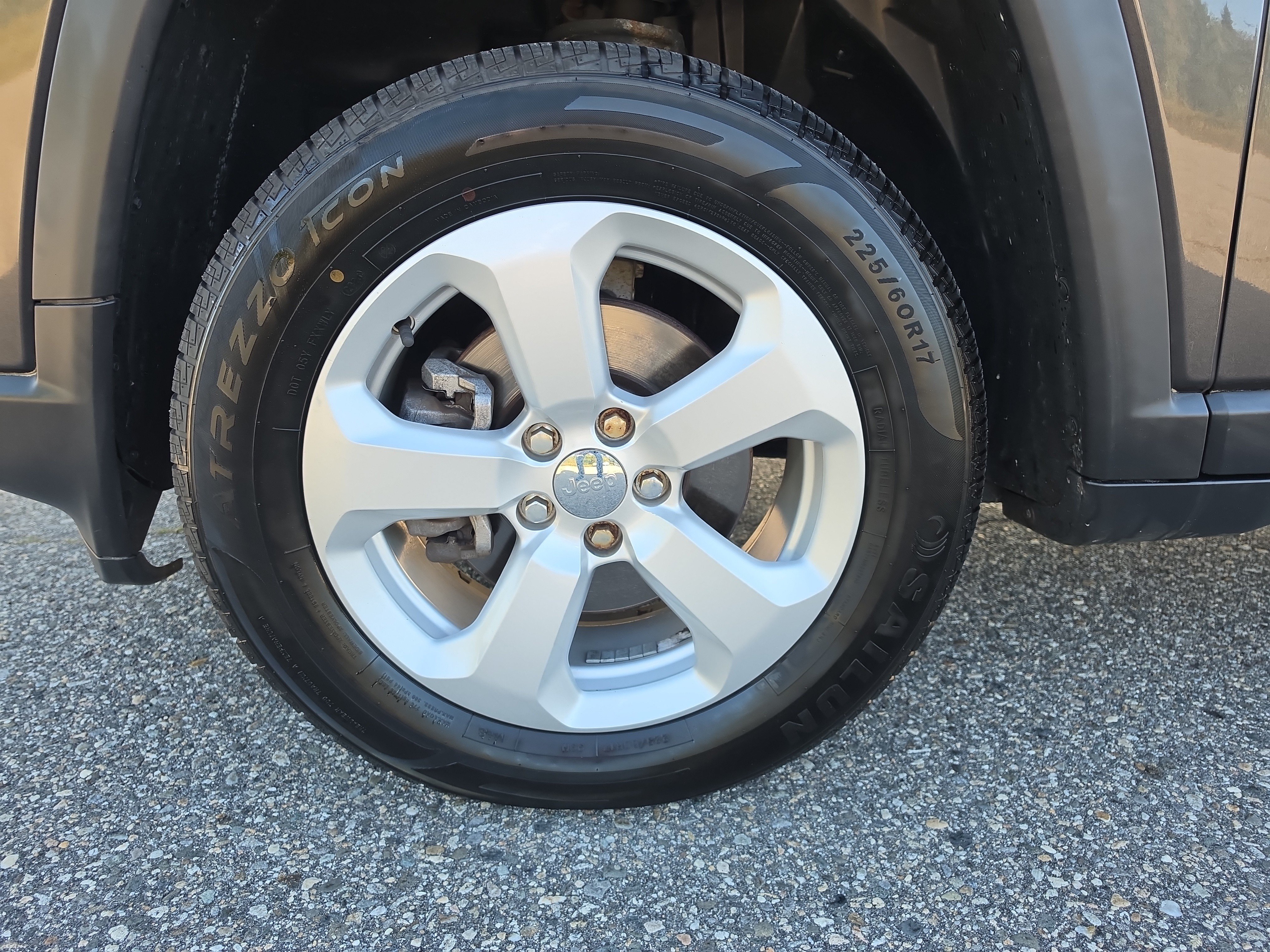 Used 2018 Jeep Compass Latitude w/ Popular Equipment Group AWD/4WD image 12